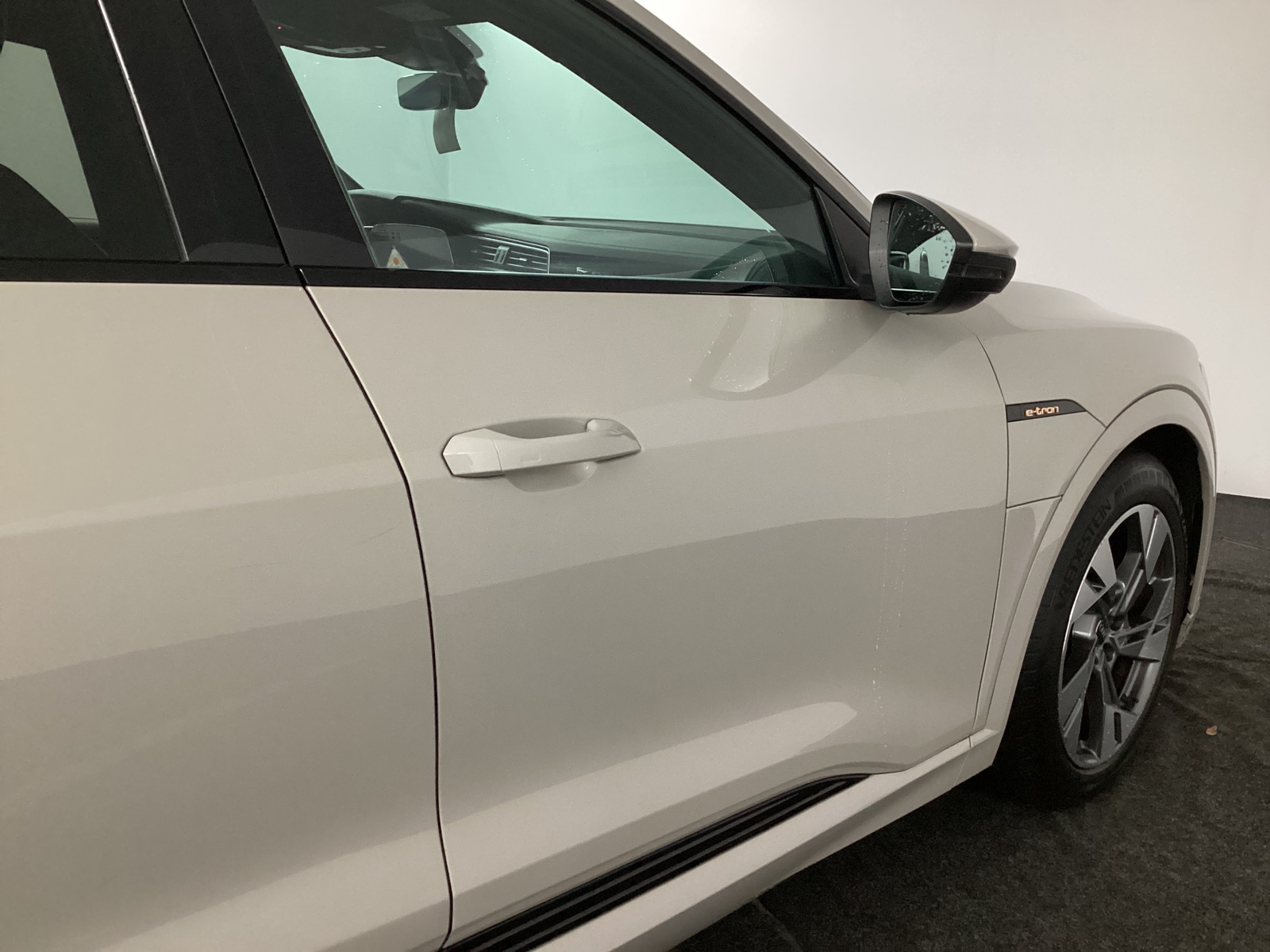 Foto 23 van Audi e-tron