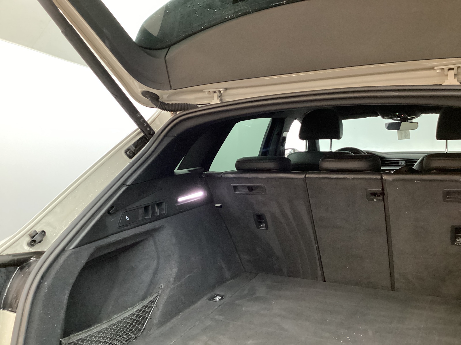 Foto 22 van Audi e-tron